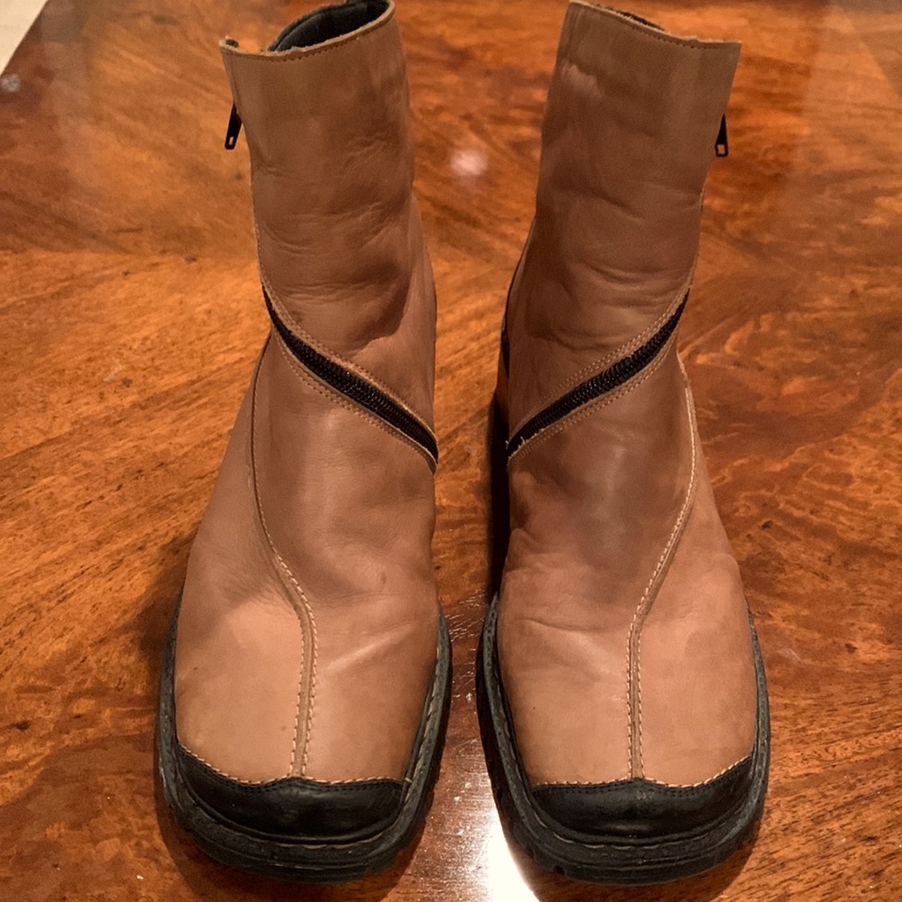 Rieker Antistress Brown/Blk Leather Booties side zipper, rubber sole  size 41 M